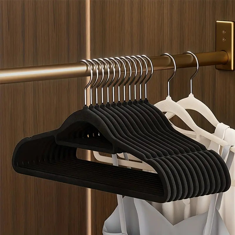 Space-Saving Non-Slip Flocking Hangers for Clothes